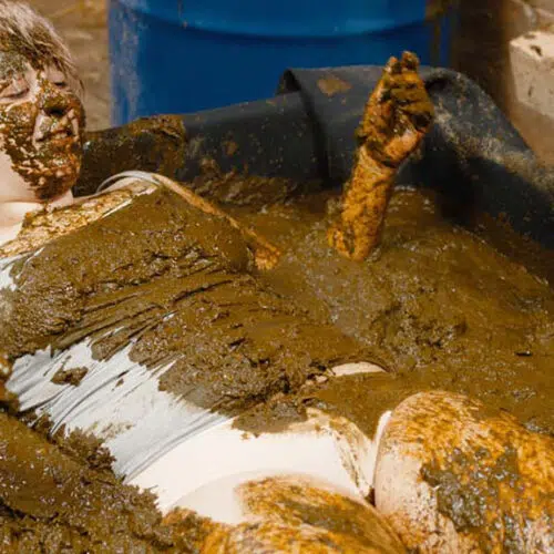 Lyndra Lynn - Cleaning ends in a mess