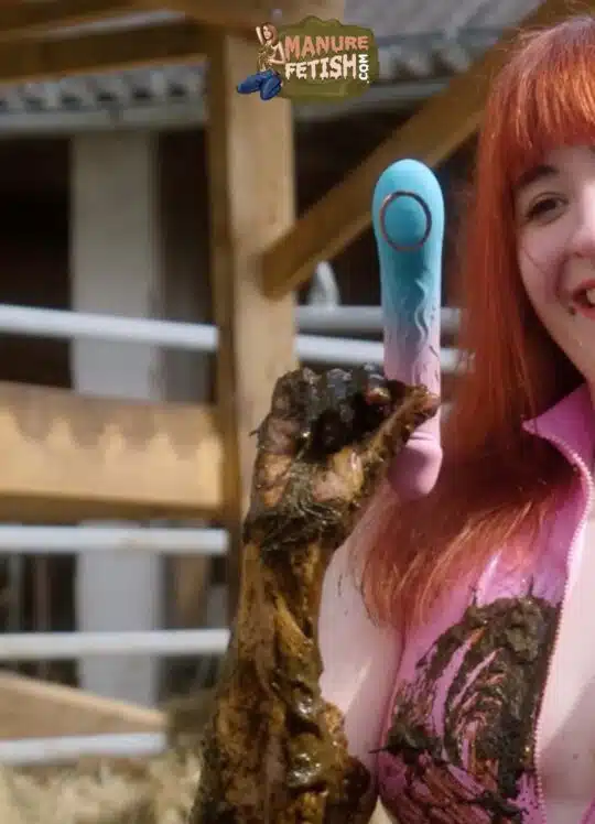 Lyndra Lynn’s Colored Dildo - Image 4