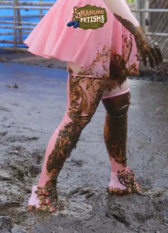 Lyndra Lynn’s Pink Latex Overknee Stockings - Image 2