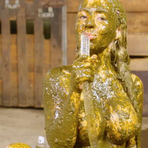 Kyra Sex First Experience With Cowshit