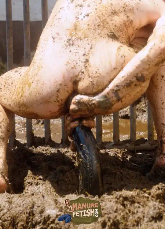 Kaitlyn Katsaros Horse Cock Dildo - Image 4